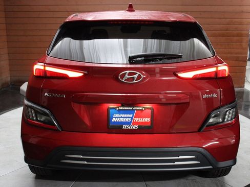 Used 2023 Hyundai Kona Limited image 2