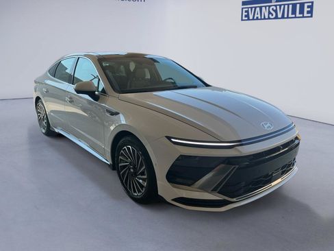 New 2026 Hyundai Sonata Limited FWD image 2