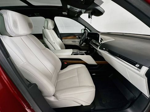 Used 2026 Cadillac Vistiq Sport w/ LPO, Floor Liner Package AWD/4WD image 32