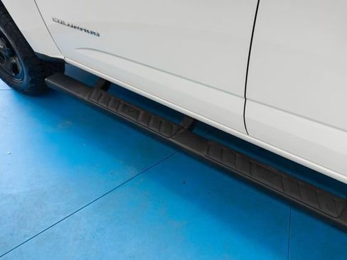 Used 2021 Chevrolet Colorado W/T RWD image 3