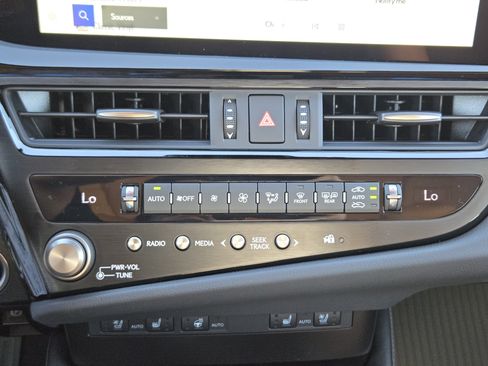 New 2025 Lexus ES 350 w/ Premium Package image 14