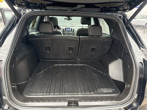 Used 2022 Chevrolet Equinox RS w/ Infotainment Package image 45