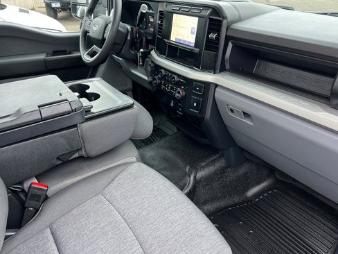 Used 2024 Ford F250 XL w/ XL Chrome Package image 15