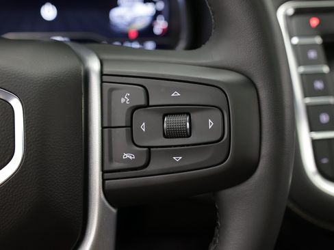 Used 2023 GMC Yukon XL SLT AWD/4WD image 32
