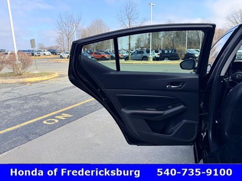 Used 2024 Nissan Altima 2.5 SR w/ SR Premium Package image 16