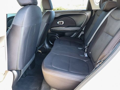 Used 2016 Kia Soul FWD image 21