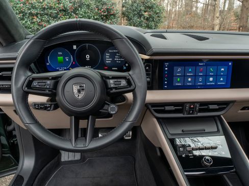 Used 2024 Porsche Macan Turbo Electric w/ Premium Package image 22