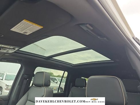 Used 2024 Chevrolet Suburban Premier AWD/4WD image 22