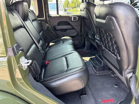 Used 2022 Jeep Wrangler Unlimited Rubicon w/ Trailer Tow Package AWD/4WD image 21