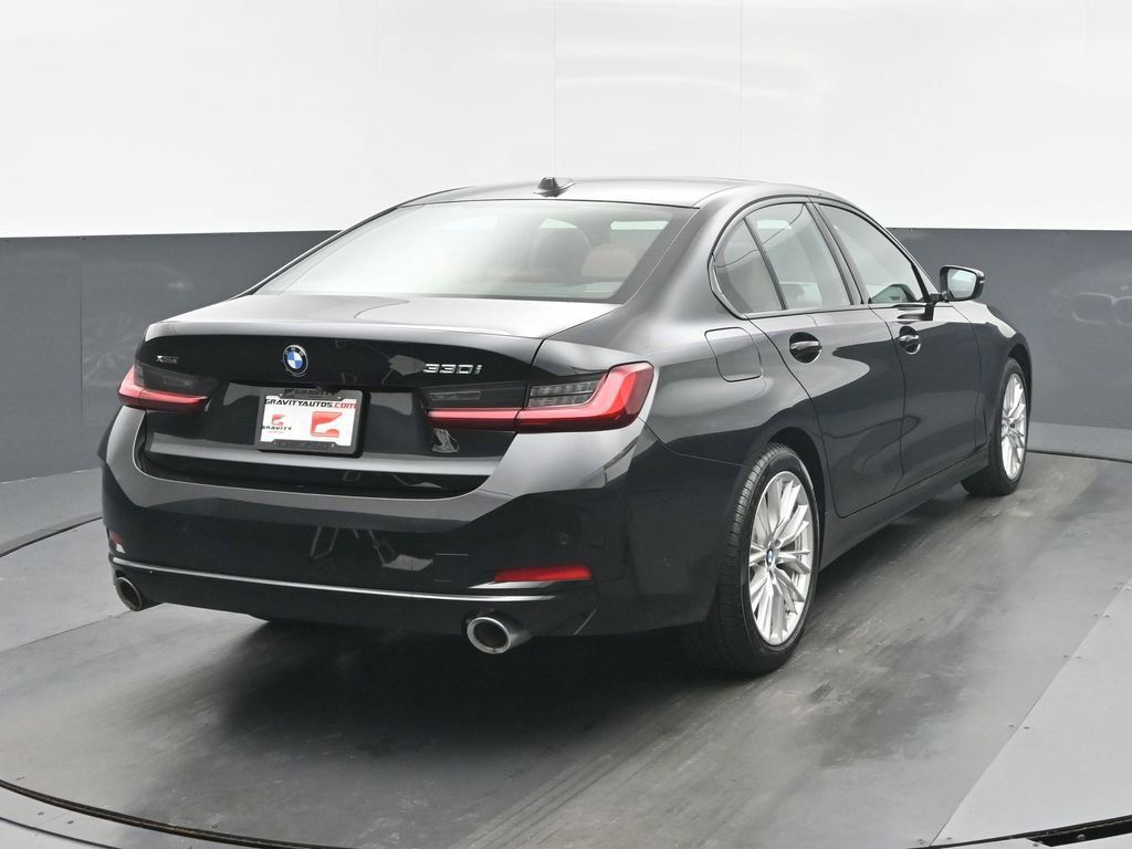 Used 2023 BMW 330i xDrive Sedan w/ Premium Package AWD/4WD image 4