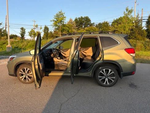 Used 2019 Subaru Forester Limited AWD/4WD image 16
