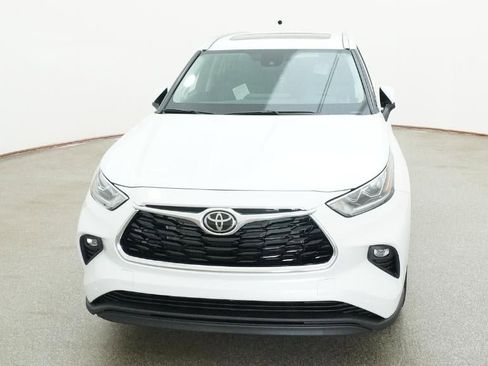 New 2026 Toyota Highlander Limited AWD/4WD image 15