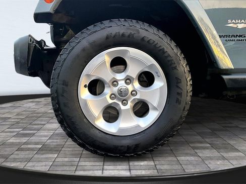 Used 2014 Jeep Wrangler Unlimited Sahara w/ Connectivity Group image 8