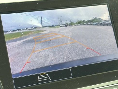 Used 2025 Chevrolet Malibu LT FWD image 25