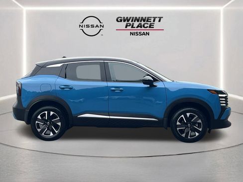 Certified 2025 Nissan Kicks SR FWD image 24
