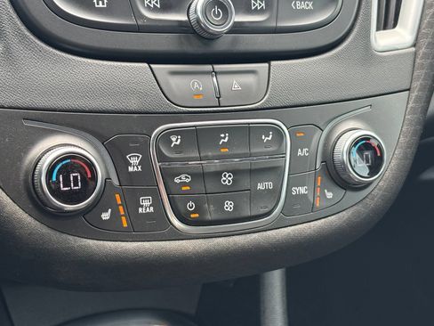 Used 2024 Chevrolet Malibu LT FWD image 20