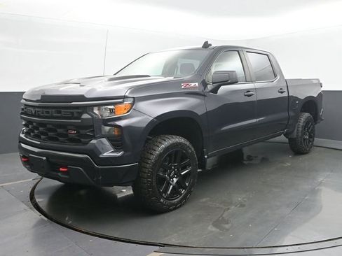 Used 2022 Chevrolet Silverado 1500 Custom Trail Boss w/ LPO, Dark Essentials Package AWD/4WD image 1