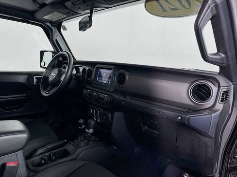 Used 2021 Jeep Wrangler Sport image 31