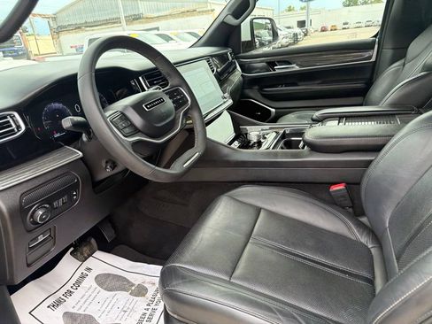 Used 2022 Jeep Wagoneer Series III w/ Premium Group I RWD image 15