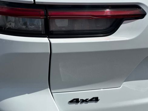New 2026 Jeep Grand Cherokee L 4WD image 33