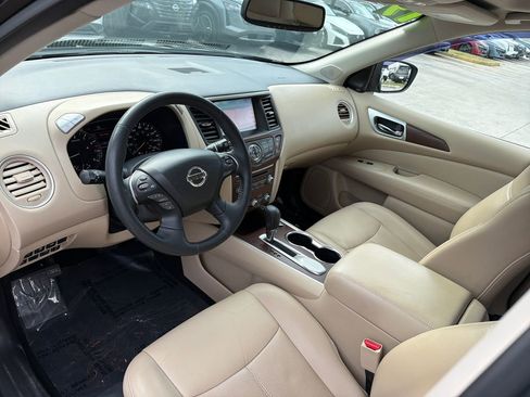 Used 2019 Nissan Pathfinder Platinum w/ Cargo Package FWD image 14