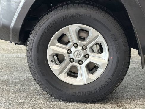 Used 2018 Toyota 4Runner SR5 Premium AWD/4WD image 23