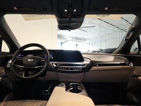 Certified 2026 Cadillac Lyriq Signature Luxury w/ Nappa Leather Package AWD/4WD image 28