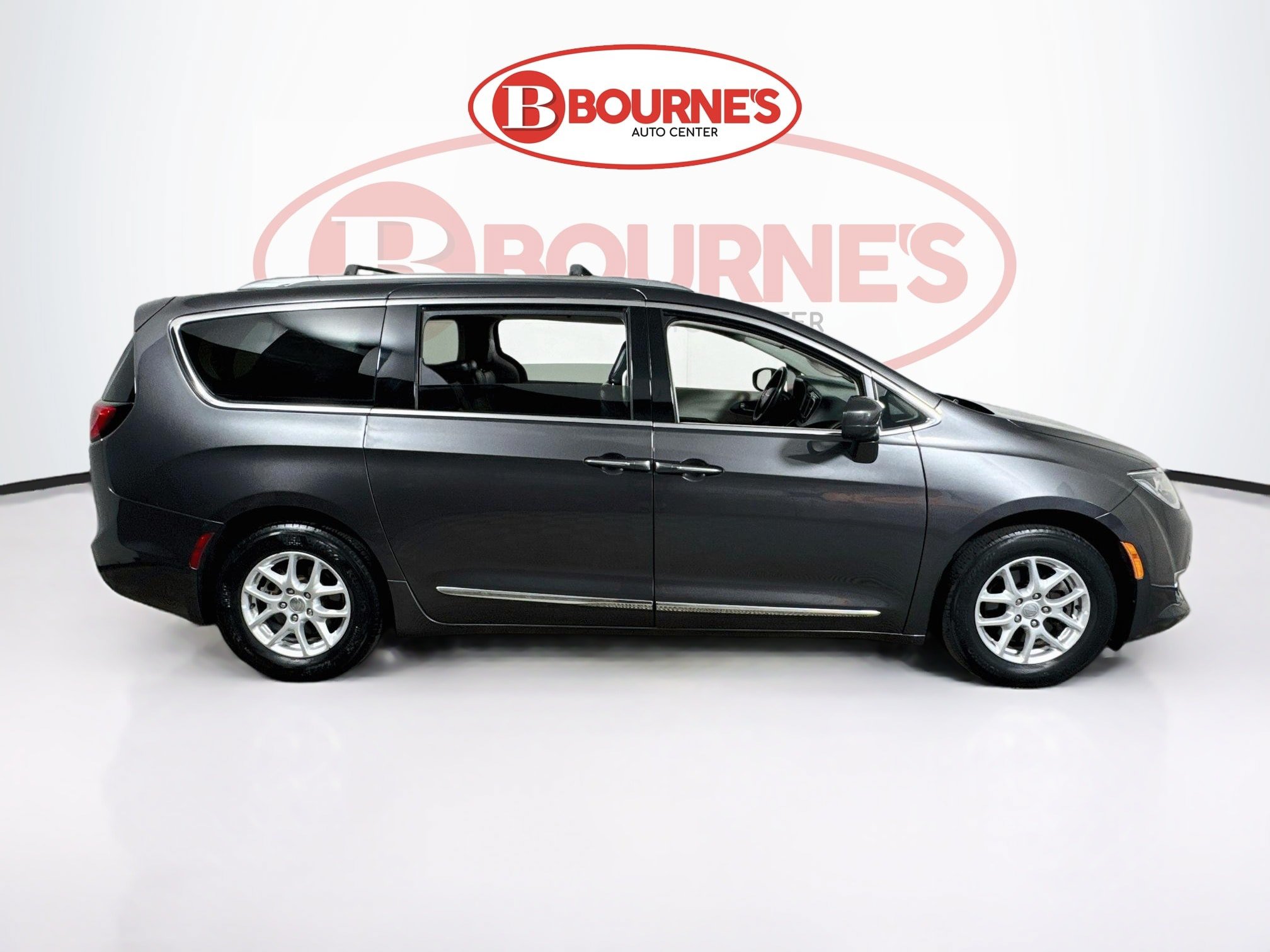 Used 2020 Chrysler Pacifica Touring-L FWD image 10