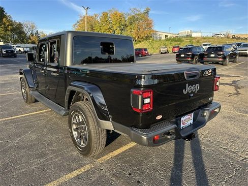 Used 2020 Jeep Gladiator Overland image 8
