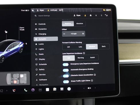 Used 2021 Tesla Model 3 Standard Range Plus image 19