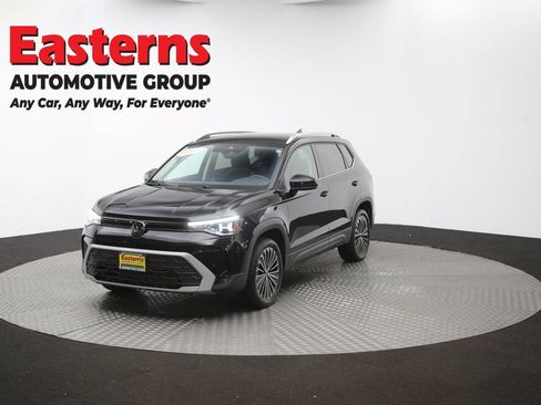 Used 2025 Volkswagen Taos SE FWD image 53