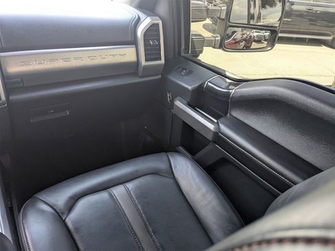 Used 2022 Ford F450 Platinum w/ FX4 Off-Road Package image 18