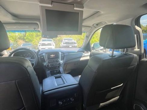 Used 2017 Chevrolet Suburban LT AWD/4WD image 19