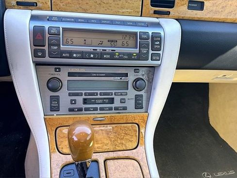 Used 2005 Lexus SC 430 Convertible image 25