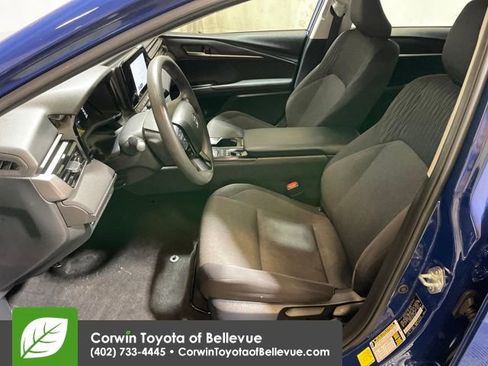 Used 2025 Toyota Camry LE image 9