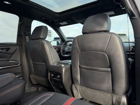 Used 2024 Chevrolet Traverse RS w/ LPO, Floor Liner Package image 4