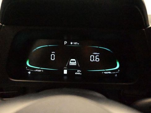Used 2025 Hyundai Elantra Sport FWD image 6