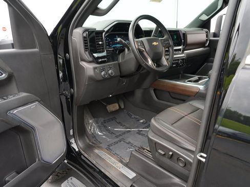 Used 2024 Chevrolet Silverado 3500 High Country w/ High Country Premium Package AWD/4WD image 13
