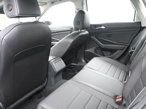 Used 2023 Volkswagen Jetta SE w/ Panoramic Sunroof Package FWD image 9