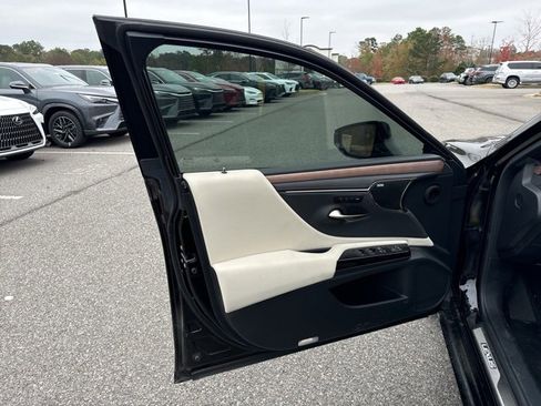 Used 2024 Lexus ES 350 Ultra Luxury image 6