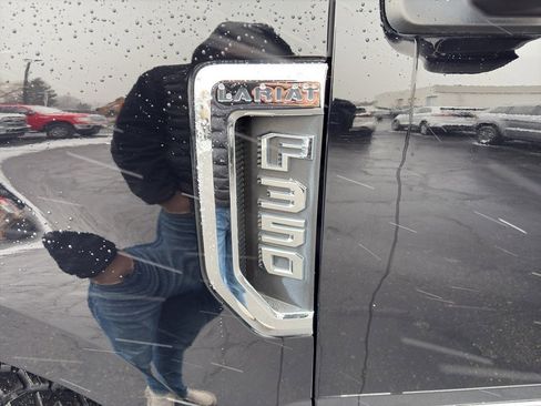 Used 2018 Ford F350 Lariat w/ Lariat Value Package image 9