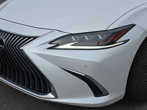 Used 2021 Lexus ES 350 Ultra Luxury w/ Accessory Package 2 image 35