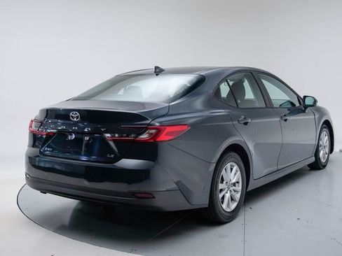 Used 2025 Toyota Camry LE FWD image 5