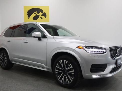 Used 2022 Volvo XC90 T6 Momentum w/ Advanced Package AWD/4WD image 6