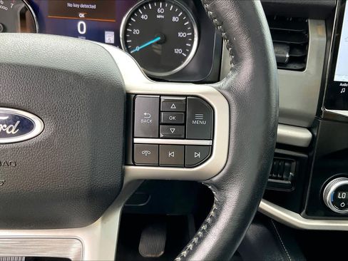 Certified 2024 Ford Expedition XLT RWD image 22