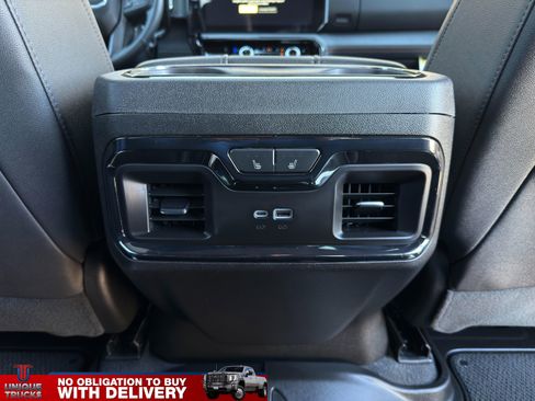 Used 2024 GMC Sierra 2500 AT4 w/ AT4 Premium Plus Package image 33