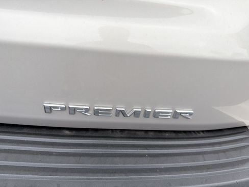 Used 2024 Chevrolet Suburban Premier AWD/4WD image 46