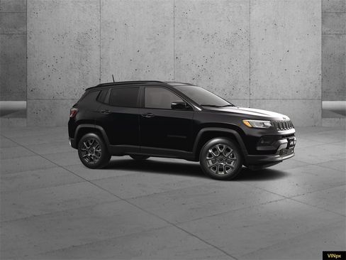 New 2026 Jeep Compass Latitude image 10