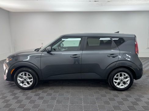 Used 2023 Kia Soul LX w/ Option Group 015 FWD image 10