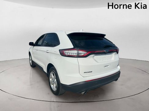 Used 2018 Ford Edge SE FWD image 5